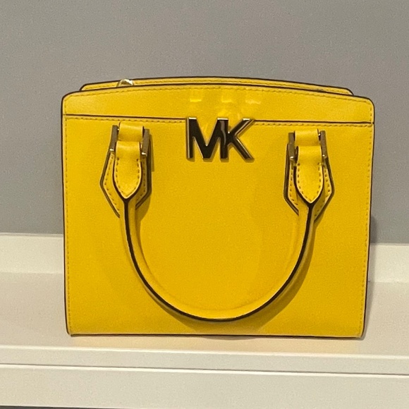 Michael Kors Handbag - Picture 1 of 4
